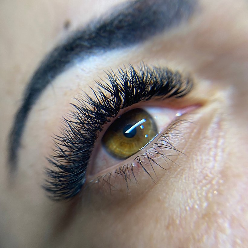 Extensão de cílios volume capping em Campinas — Labella Beauty